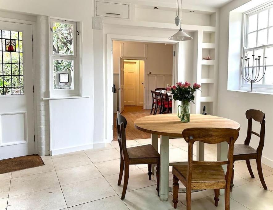 Large Georgian House In Heart Of Exeter Βίλα Εξωτερικό φωτογραφία