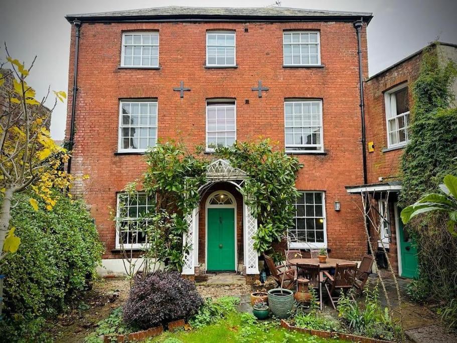 Large Georgian House In Heart Of Exeter Βίλα Εξωτερικό φωτογραφία
